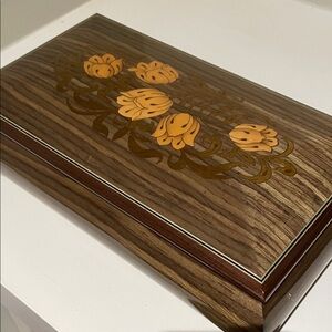 Birks Reuge Luxury Music Jewelry Box with Suede Inlay